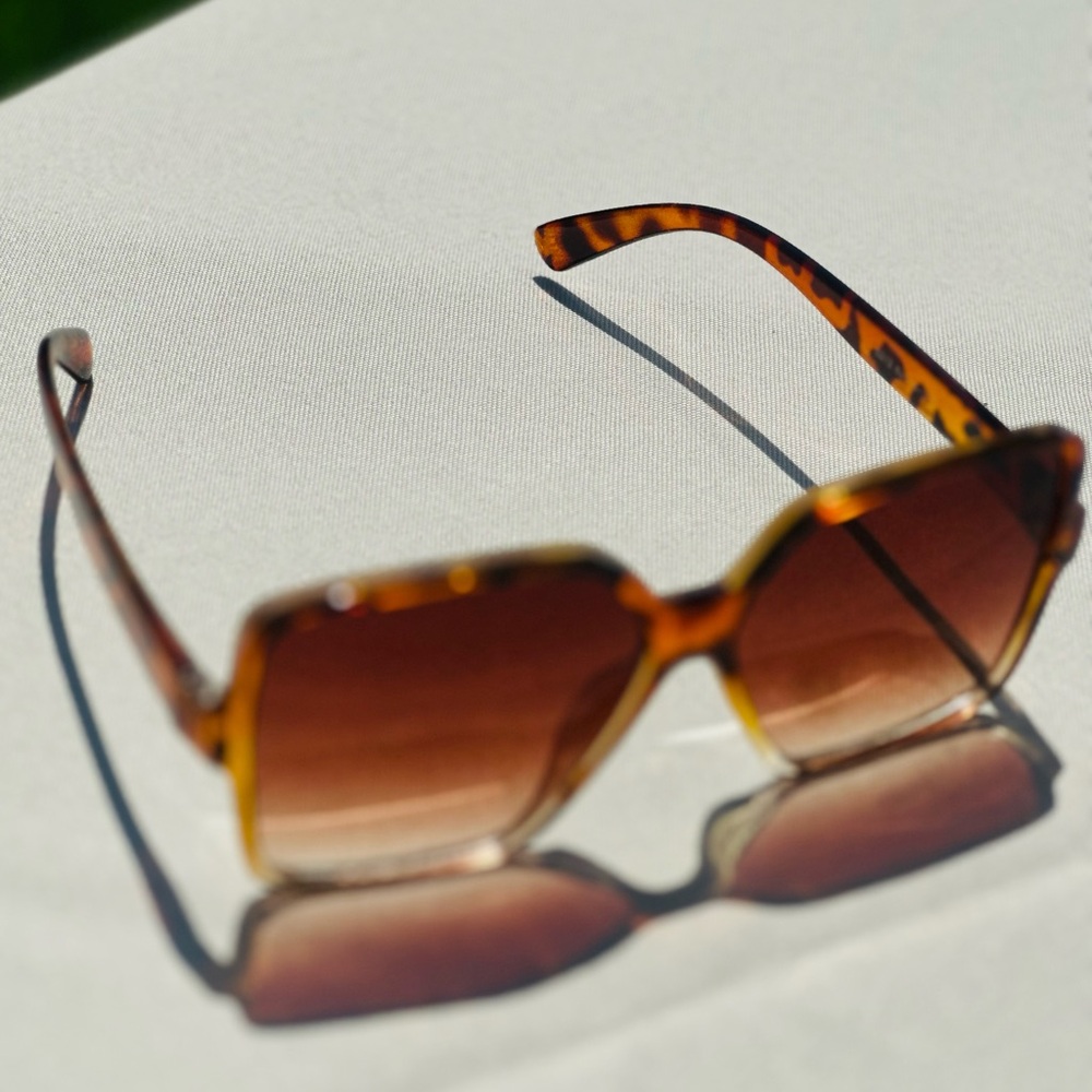 Tortoise Shell Square Sunglasses